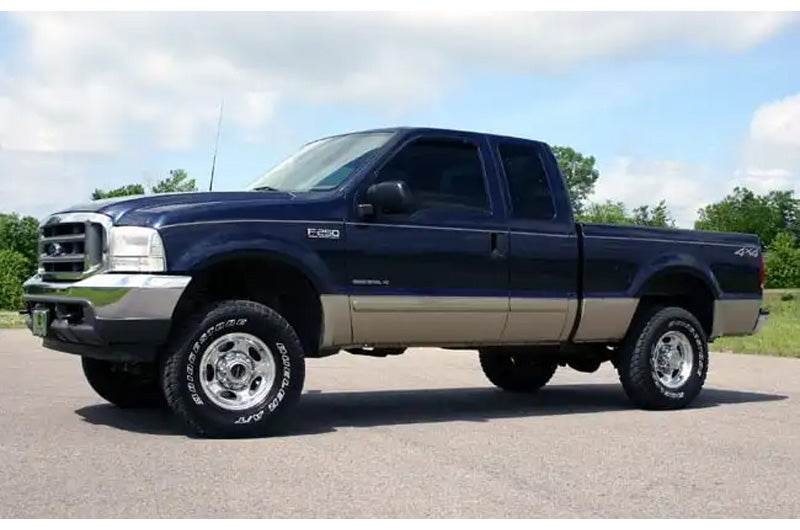 Rough Country 489.20 2.5in Suspension Leveling Kit | 1999-2004 Ford F250/F350 7.3L Powerstroke